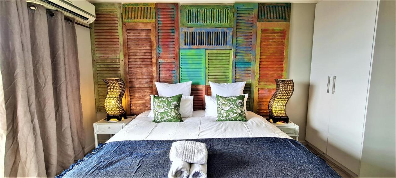 African Groove Camps Bay ケープタウン エクステリア 写真
