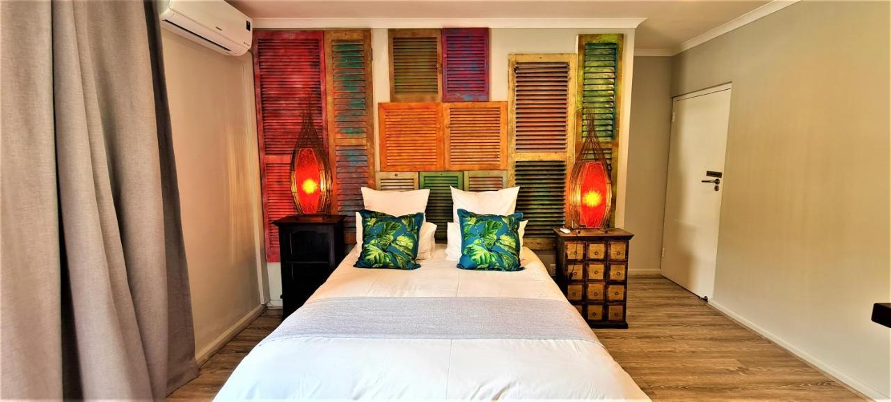 African Groove Camps Bay ケープタウン エクステリア 写真