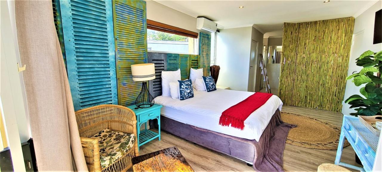 African Groove Camps Bay ケープタウン エクステリア 写真