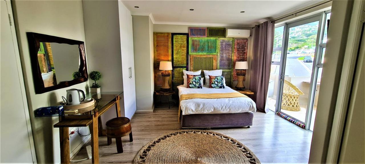 African Groove Camps Bay ケープタウン エクステリア 写真