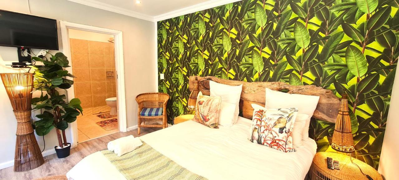 African Groove Camps Bay ケープタウン エクステリア 写真