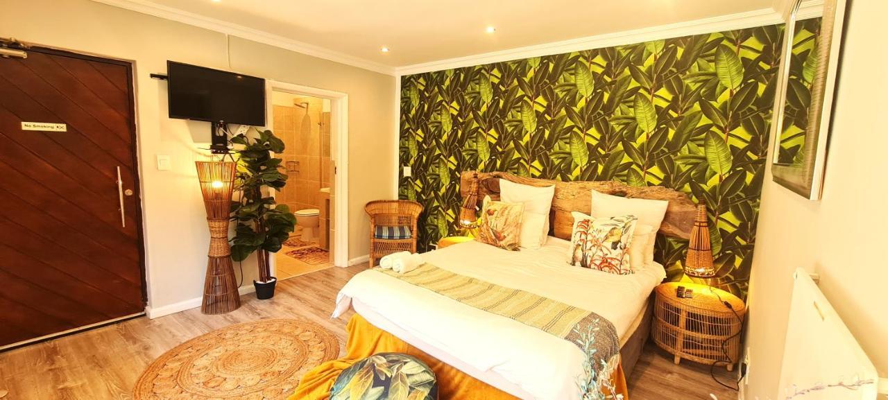 African Groove Camps Bay ケープタウン エクステリア 写真
