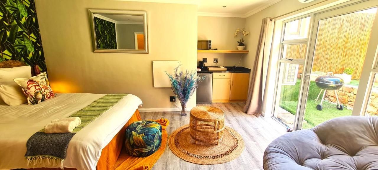 African Groove Camps Bay ケープタウン エクステリア 写真