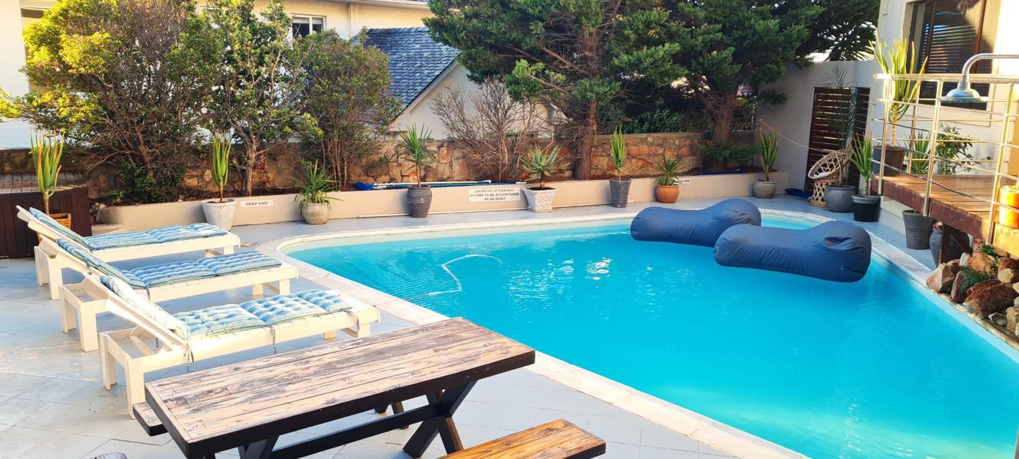 African Groove Camps Bay ケープタウン エクステリア 写真