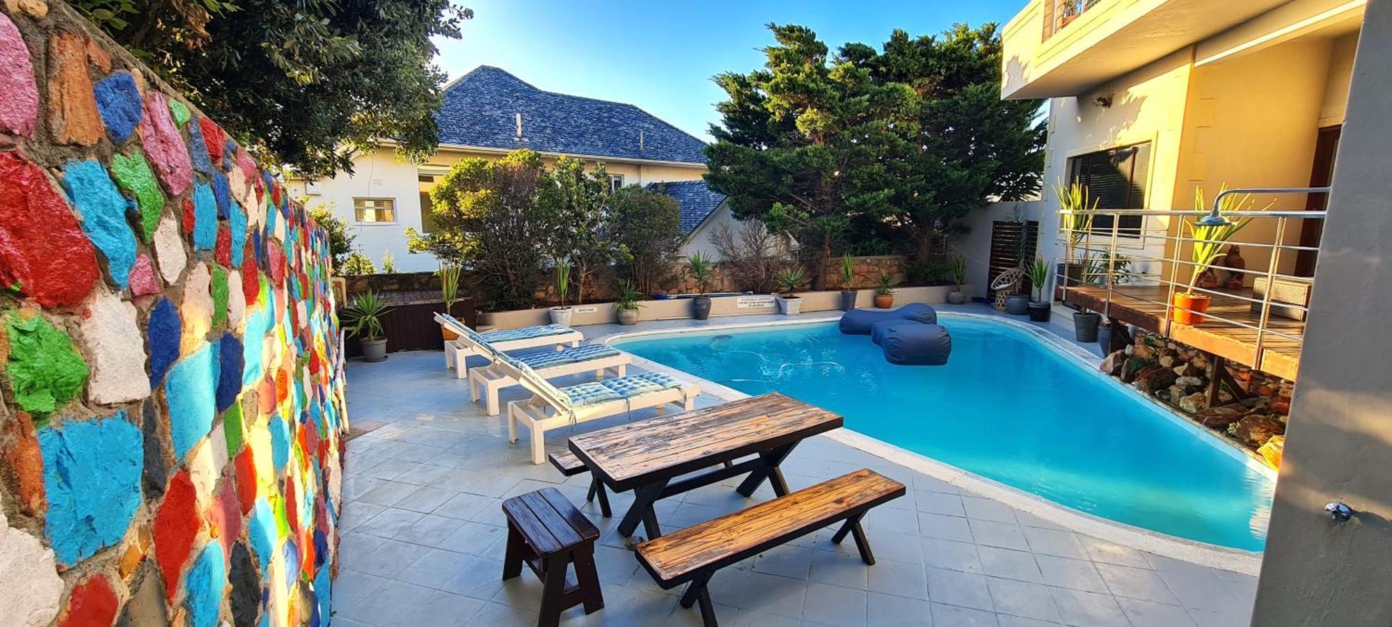 African Groove Camps Bay ケープタウン エクステリア 写真