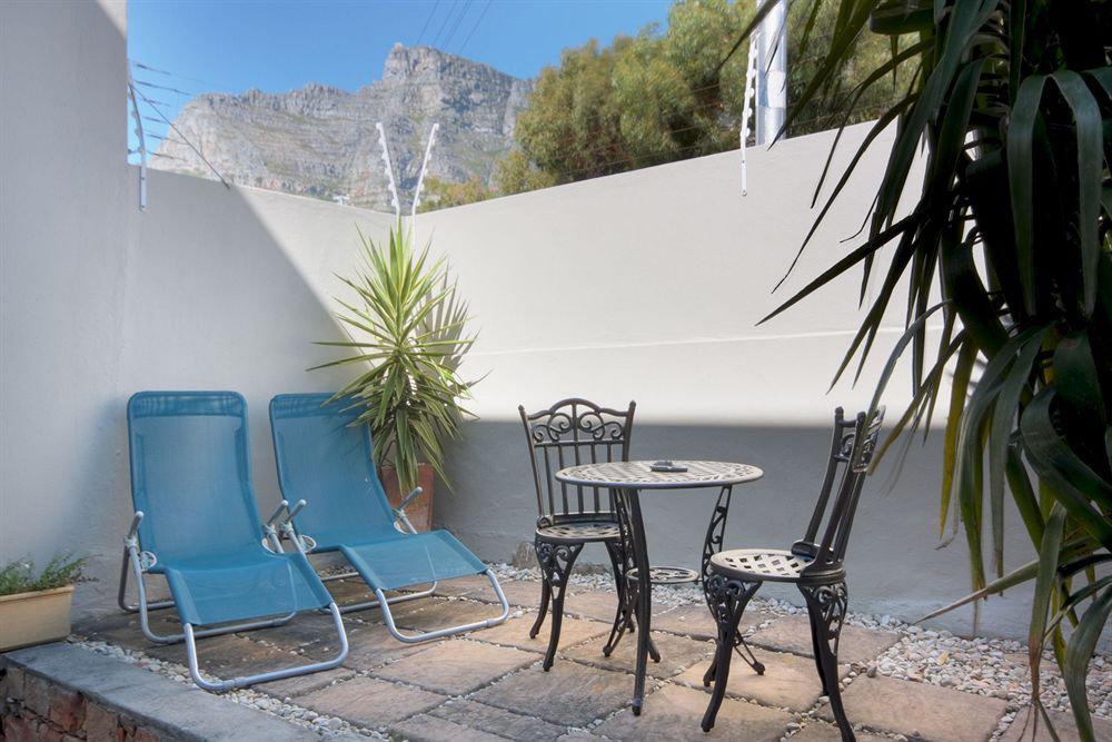 African Groove Camps Bay ケープタウン エクステリア 写真