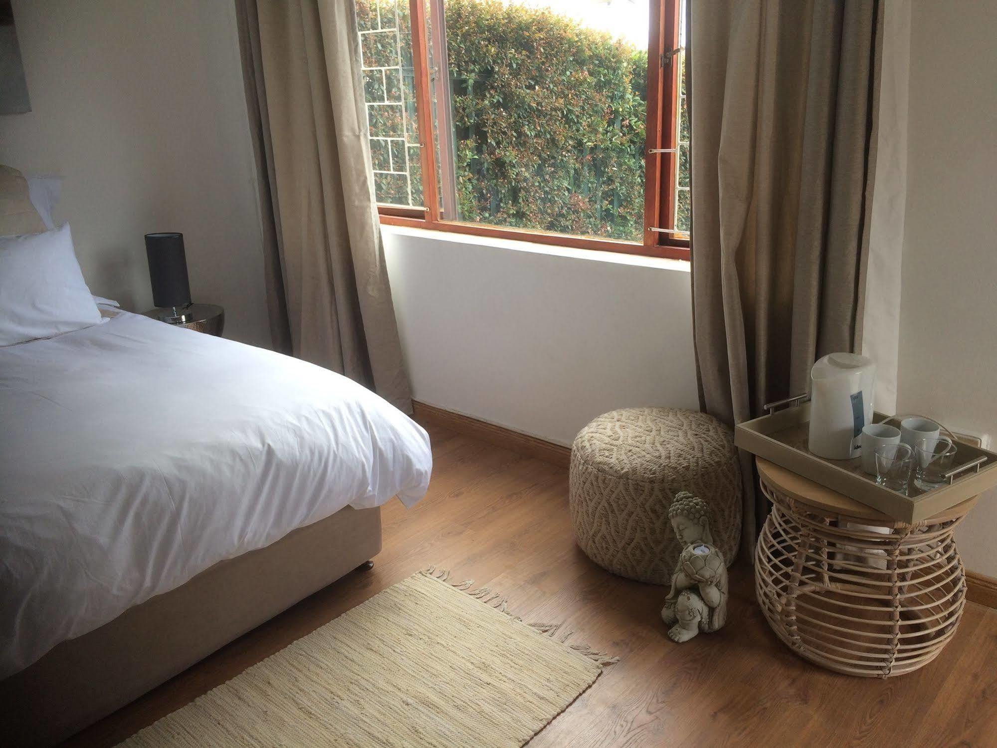 African Groove Camps Bay ケープタウン エクステリア 写真
